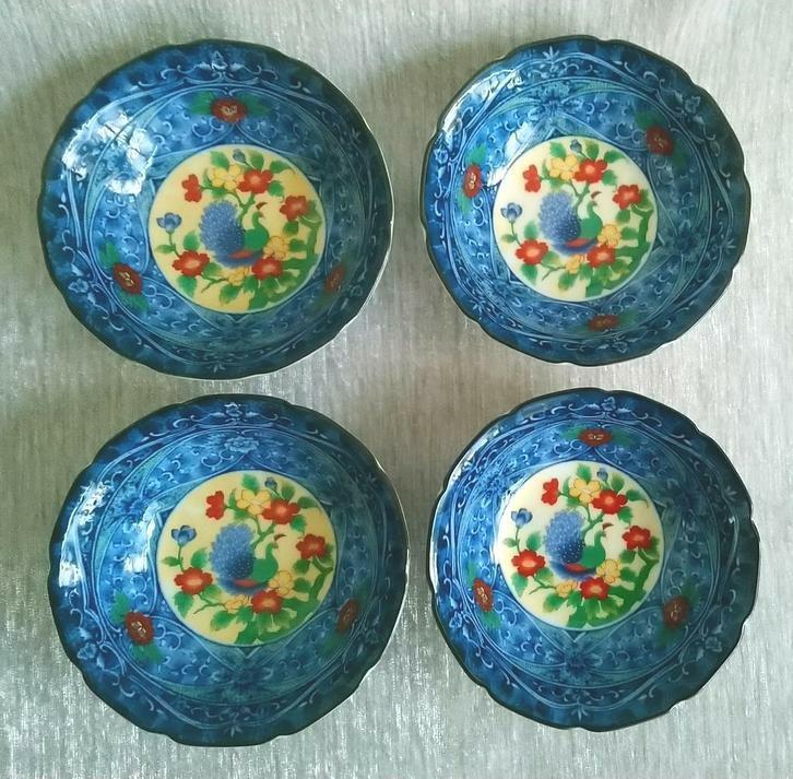 Japans porselein schaaltjes Pauw bloemen 11 cm Ø, Antiek en Kunst, Curiosa en Brocante, Ophalen of Verzenden