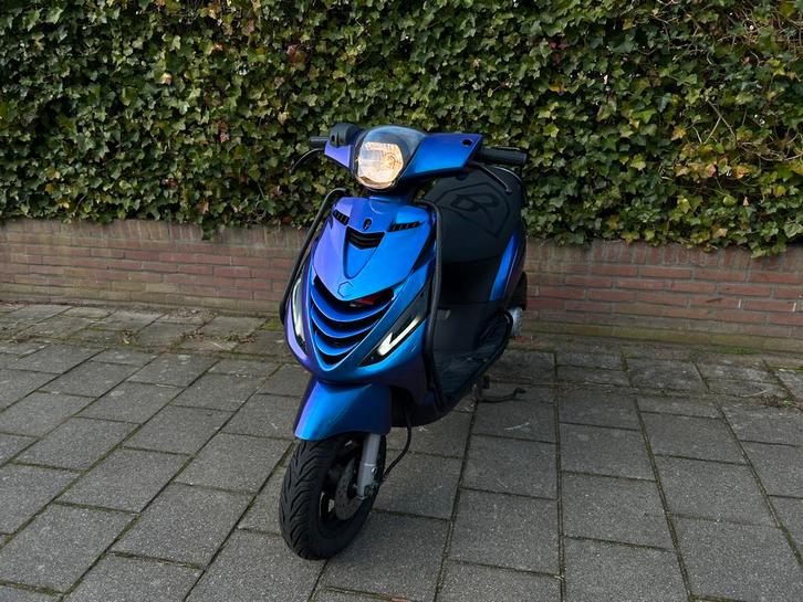 Piaggio Zip 2020 IGET Full Option Brom, Fietsen en Brommers, Scooters | Piaggio, Zo goed als nieuw, Zip, Maximaal 45 km/u, Benzine