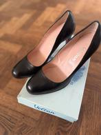 Voltan Zwarte Pumps Maat 37, Kleding | Dames, Schoenen, Ophalen of Verzenden, Gedragen, Zwart, Pumps