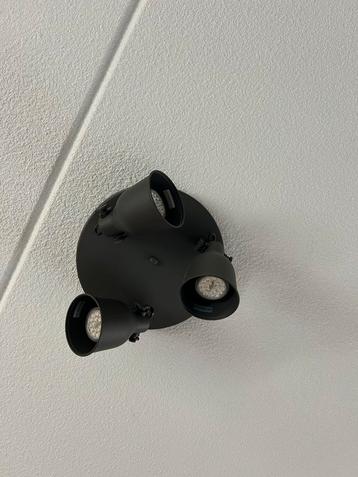 Plafondlamp met 3 Spots beschikbaar voor biedingen