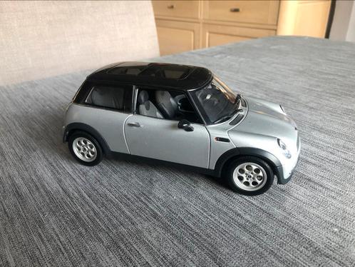 Autoart 1/18 mini Cooper millennium geen doos, Hobby en Vrije tijd, Modelauto's | 1:18, Zo goed als nieuw, Auto, Autoart, Ophalen