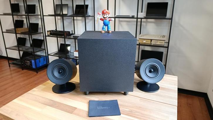 Razer Nommo V2, Computers en Software, Pc speakers, Zo goed als nieuw, Audiokanaal 2.1, Ophalen