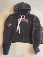 Te koop: NBA cropped hoodie Chicago bulls maat S, Ophalen of Verzenden, Gedragen, Maat 36 (S), Zwart