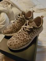 schoenen/sneakers met stippen maat 39 echt leer, Beige, Ophalen of Verzenden, Sneakers of Gympen, Zo goed als nieuw