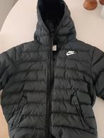 Nike winterjas, Ophalen, Zo goed als nieuw, Jongen, Jas