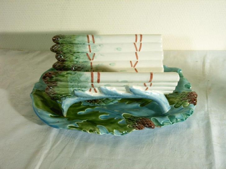 Barbotine aspergeschaal met onderbord, Huis en Inrichting, Keuken | Servies, Gebruikt, Schaal of Schalen, Overige stijlen, Aardewerk