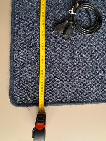 2x verwarmde mat 100x40cm, als nieuw beschikbaar voor biedingen