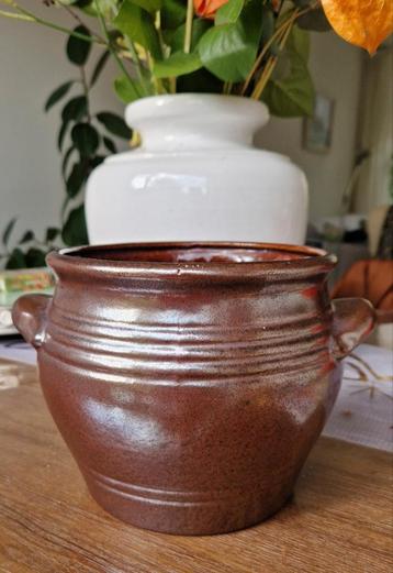 Bloempot met oor.
Keramiek.
Duits. beschikbaar voor biedingen