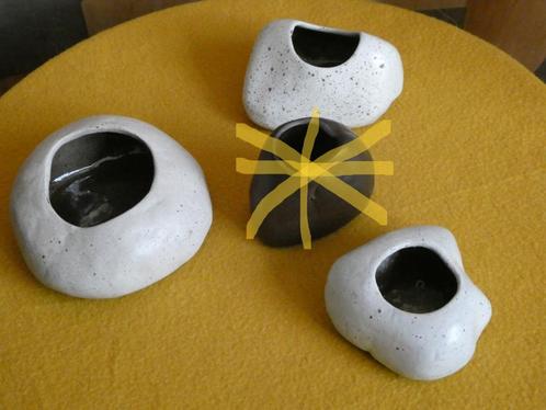 Vintage COR UNUM 3 x keivorm vaasjes , keien wit grijs, Antiek en Kunst, Antiek | Keramiek en Aardewerk, Ophalen of Verzenden
