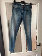 Nieuw: Donkerblauwe skinny jeans met scheuren ZARA - maat 36, Kleding | Dames, Spijkerbroeken en Jeans, Ophalen of Verzenden