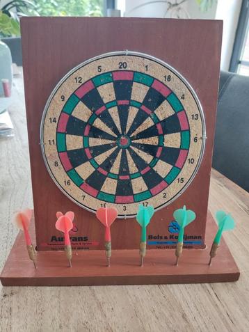 Vintage Dartbord met Pijlen beschikbaar voor biedingen