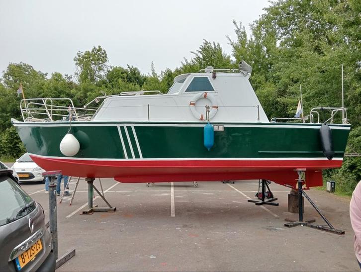 Motorboot zwemer 26, Watersport en Boten, Motorboten en Motorjachten, Zo goed als nieuw, Polyester, 6 tot 9 meter, Diesel, Binnenboordmotor