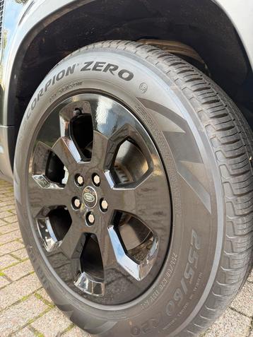 Originele Land Rover Defender Velgen + Banden 20 inch beschikbaar voor biedingen