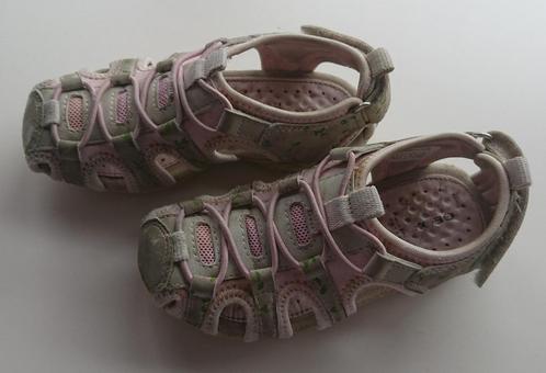 GEOX JR ROXANNE roze-grijs bloemenmotief sandalen – maat 28, Kinderen en Baby's, Kinderkleding | Schoenen en Sokken, Zo goed als nieuw