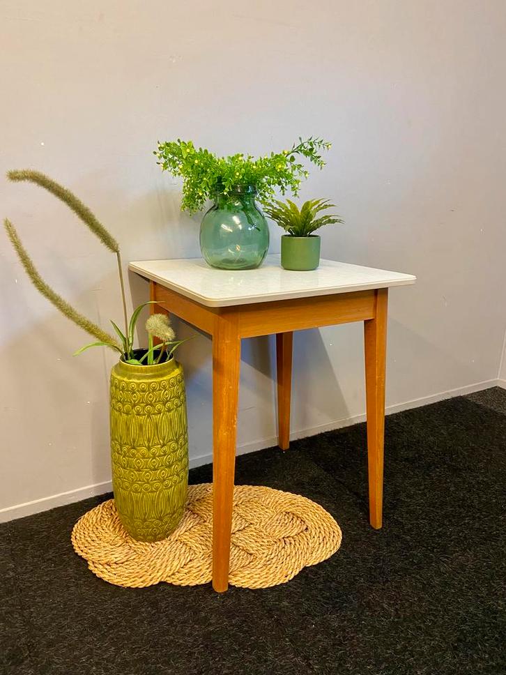 Vintage tafel jaren 50/60 beuken formica retro plantentafel, Huis en Inrichting, Tafels | Sidetables, Gebruikt, 50 tot 75 cm, 50 tot 100 cm