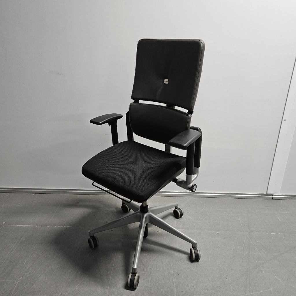 Steelcase Please bureaustoel - grijze skai/nieuwe zwarte st, Niet ingevuld, Gebruikt, Niet ingevuld, Niet ingevuld