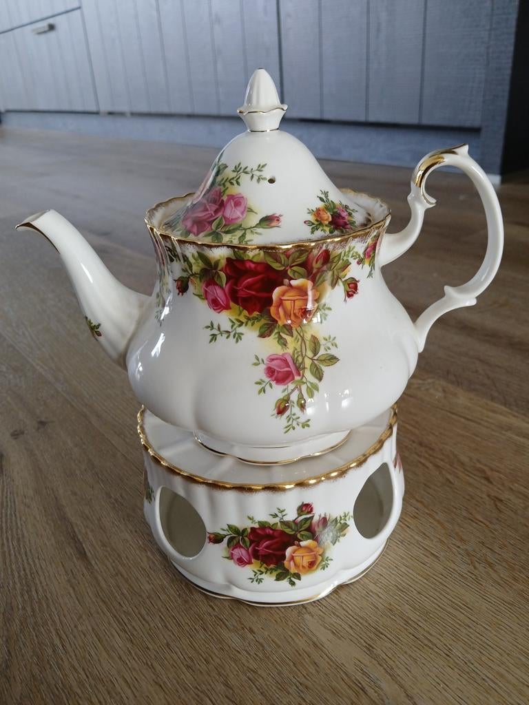 Royal Albert theepot met theelicht., Antiek en Kunst, Antiek | Servies los, Ophalen of Verzenden