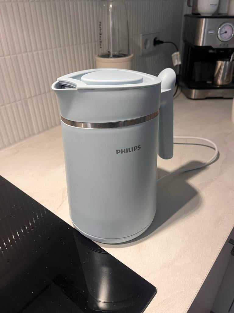 Philips waterkoker lichtblauw, 1 tot 2 liter, Ophalen, Zo goed als nieuw, Draadloos