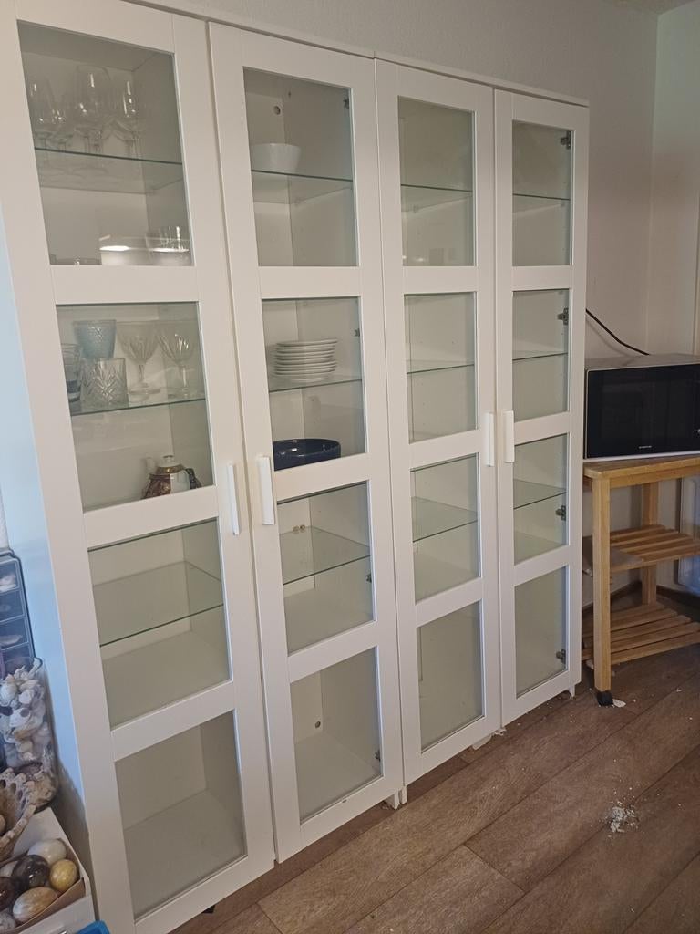 IKEA Vitrinekast - Wit Hout en Glas (2x), Huis en Inrichting, Ophalen, Glas, 50 tot 100 cm, 150 tot 200 cm