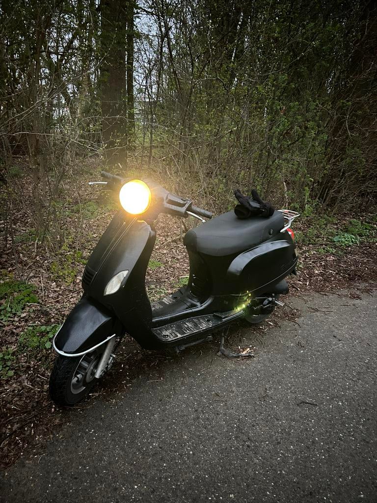 Scooter 50cc, Ophalen of Verzenden, Zo goed als nieuw, Benzine, Overige merken