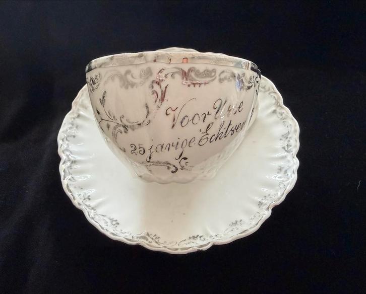 Antieke kop en schotel 25 jarig huwelijksfeest porcelein, Antiek en Kunst, Antiek | Porselein, Verzenden