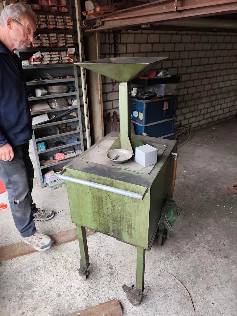 Olie aftap auto garage, Auto diversen, Autogereedschap, Ophalen