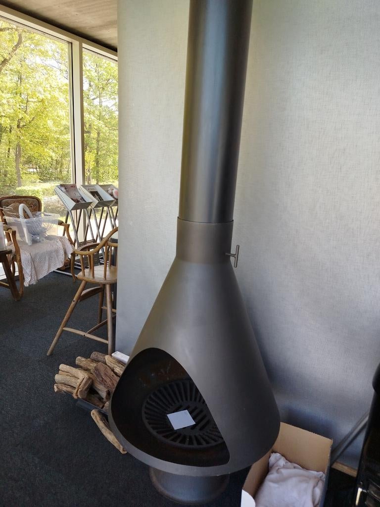 Stijlvolle hangende open haard - Modern design, Ophalen of Verzenden, Gebruikt, Hangende haard, Houthaard