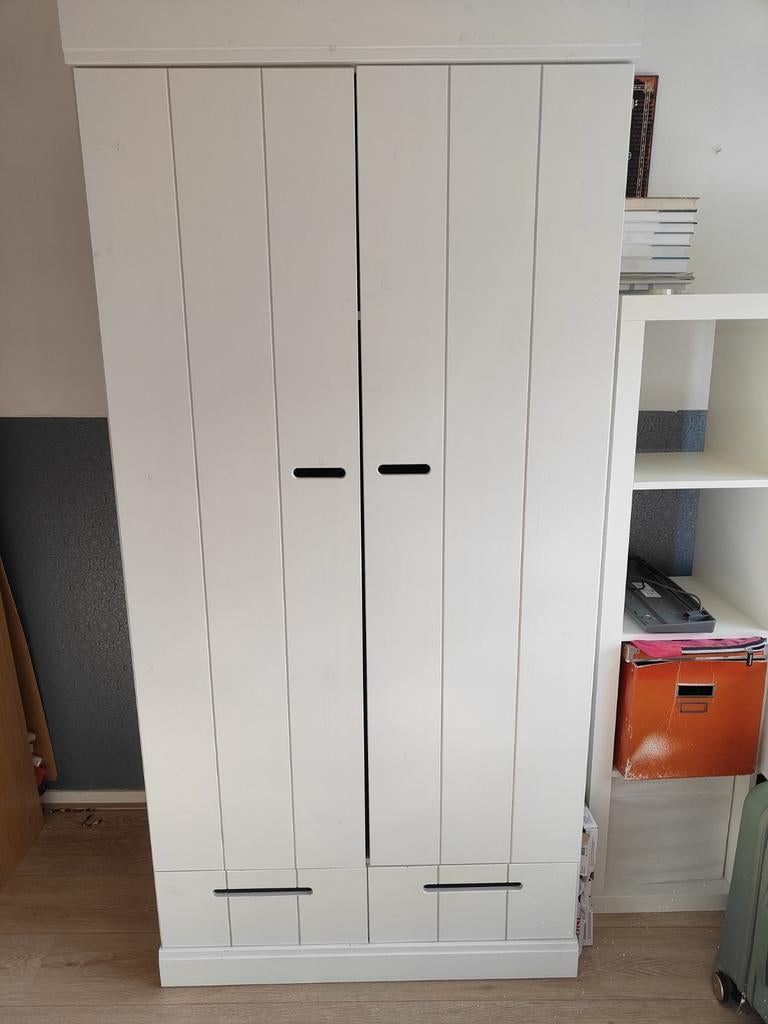 Witte houten kinderkast met hang- en leggedeelte, Ophalen of Verzenden, Gebruikt, 50 tot 75 cm, 150 tot 200 cm