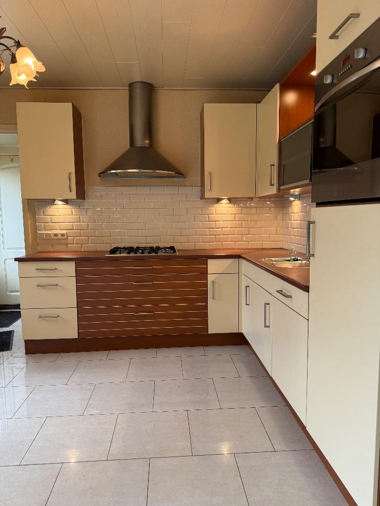 Keuken gratis af te halen, Huis en Inrichting, Keuken | Complete keukens, Ophalen, Gebruikt, Kunststof, Hoekkeuken