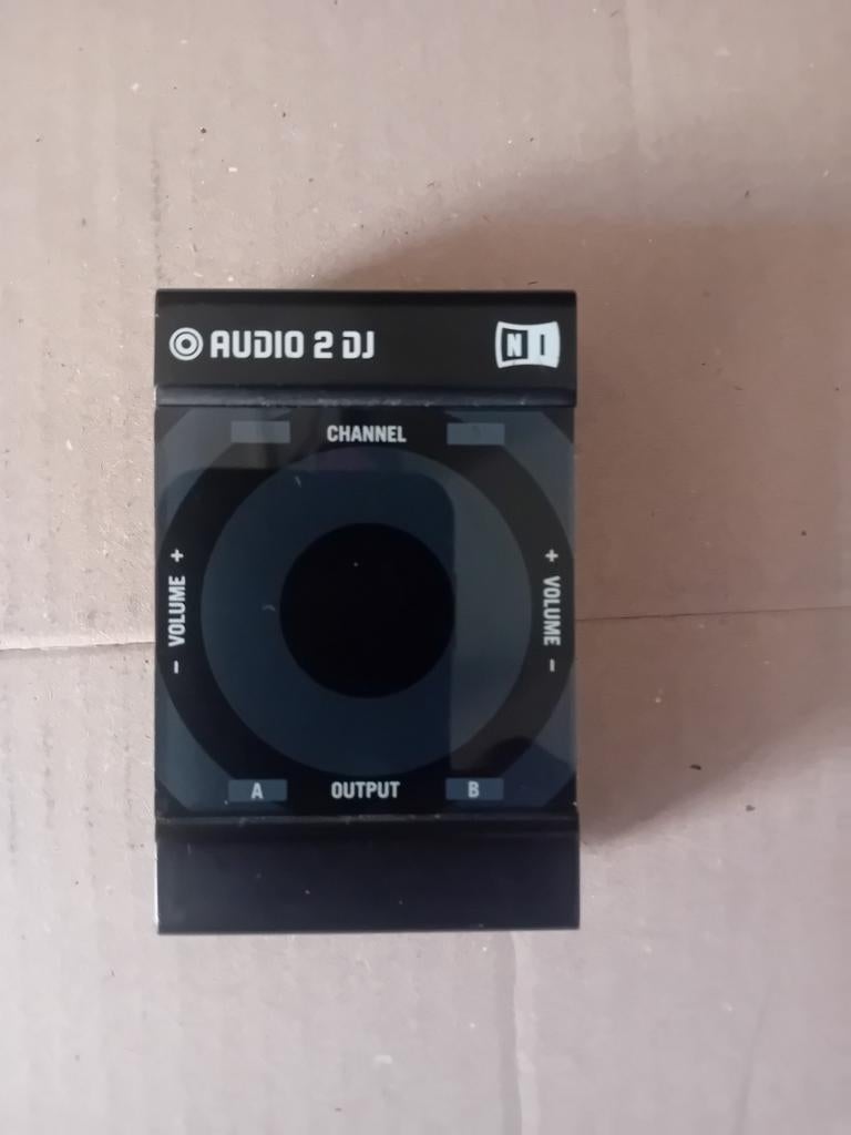 Native Instruments Audio 2 DJ audio interface, Ophalen of Verzenden, Audio