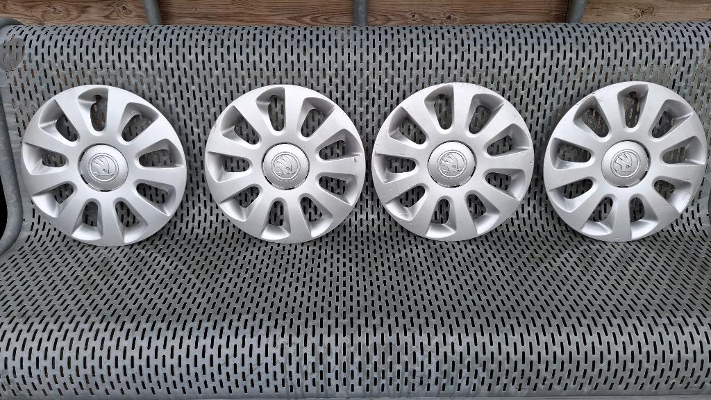 wieldoppen Skoda 14 inch, Auto diversen, Wieldoppen, Ophalen