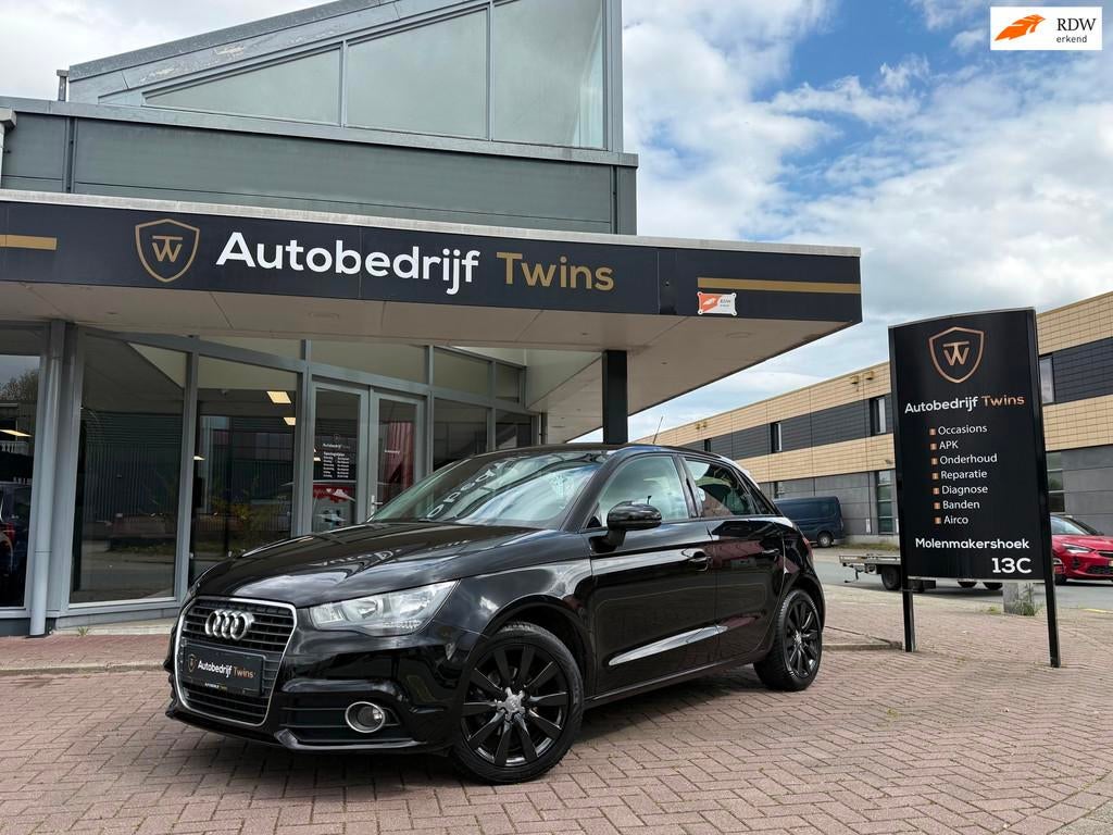 Audi A1 Sportback 1.2 TFSI|stoelverw|5drs|navigatie|netjes, Auto's, Voorwielaandrijving, Stof, 4 cilinders, 4 stoelen