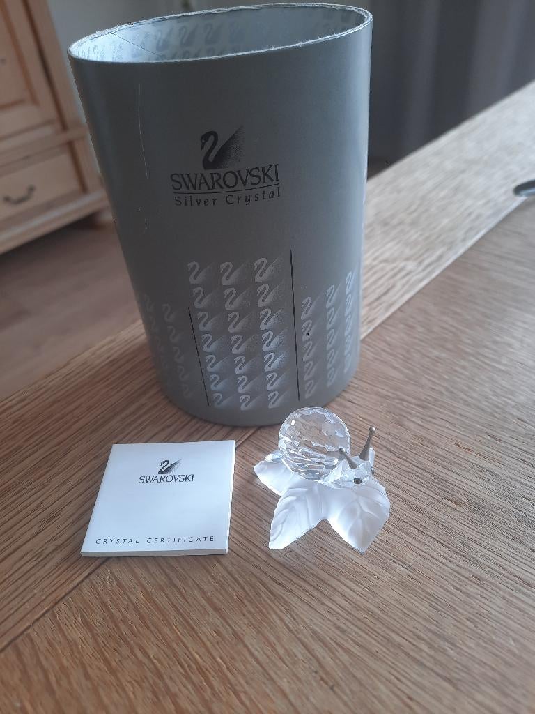 Swarovski. Slak op blad in box met certificaat, Verzamelen, Swarovski, Ophalen, Nieuw, Figuurtje