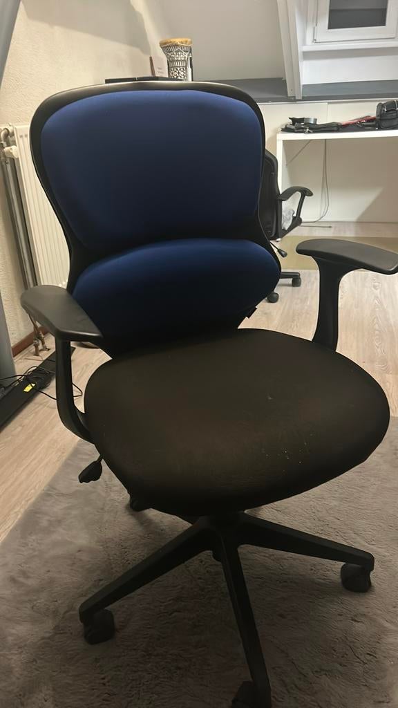 Bureaustoel, Ophalen of Verzenden, Zo goed als nieuw, Zwart