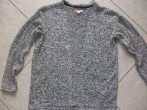 vest maat 122 / 128, Kinderen en Baby's, Kinderkleding | Maat 128, Ophalen of Verzenden, Zo goed als nieuw, Meisje, Trui of Vest