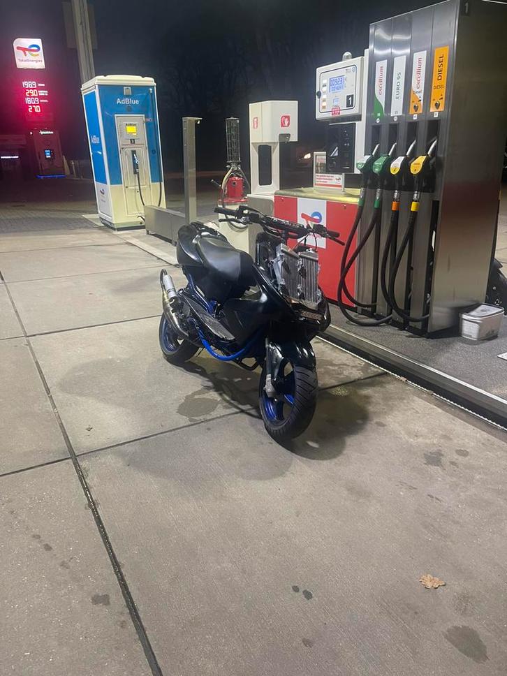 Yamaha aerox 77cc tpr, Fietsen en Brommers, Scooters | Yamaha, Zo goed als nieuw, Aerox, Maximaal 45 km/u, Tweetakt, Ophalen of Verzenden