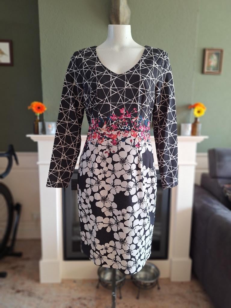 Eroke zwarte crème roze bloemen jurk 42 / 40, Maat 38/40 (M), Verzenden, Zwart, Zo goed als nieuw