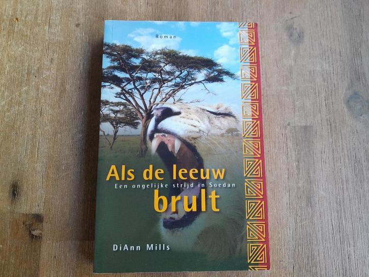 DiAnn Mills/ Als de leeuw brult, Boeken, Godsdienst en Theologie, Gelezen, Ophalen of Verzenden