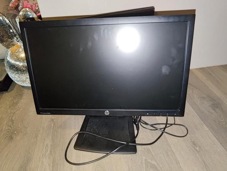 HP Monitor met DisplayPort, Computers en Software, Monitoren, Gebruikt, 60 Hz of minder, DisplayPort, DVI, VGA, In hoogte verstelbaar