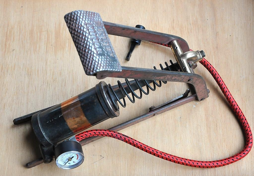 Voetpomp India Minor oldtimer voor autoventiel, Ophalen of Verzenden