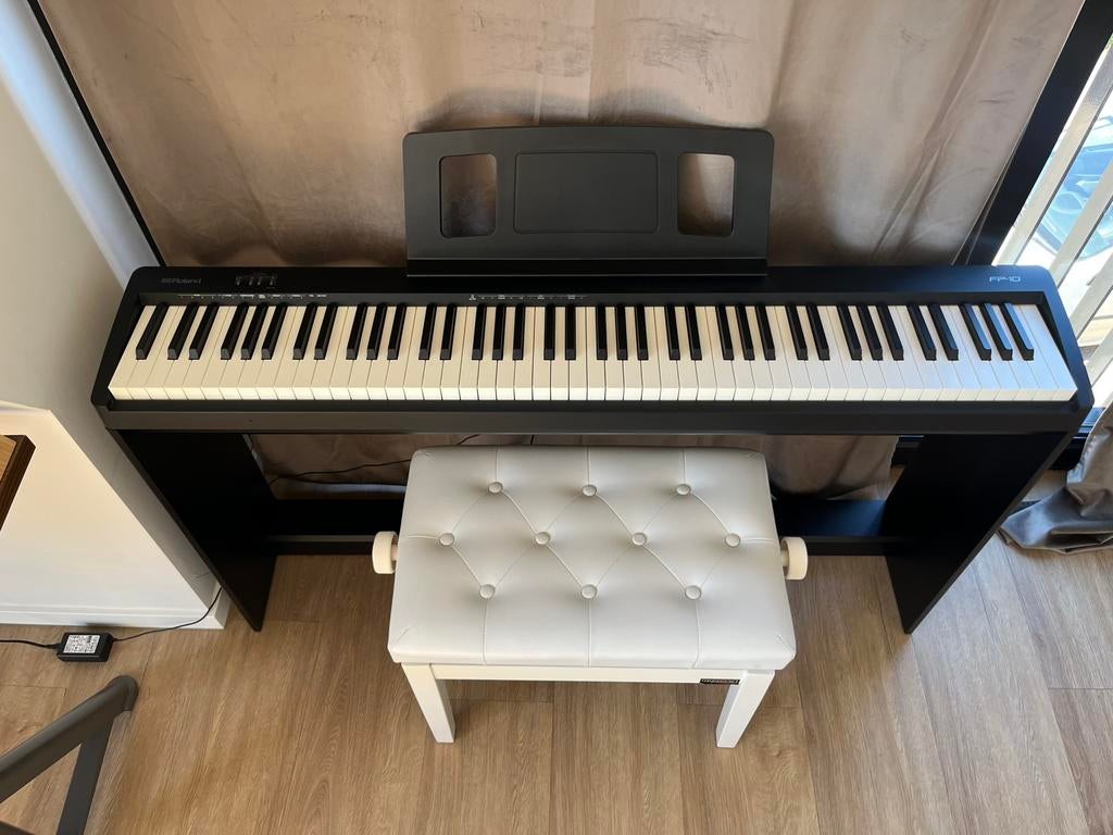 Roland FP-10, Ophalen, Zo goed als nieuw, Zwart