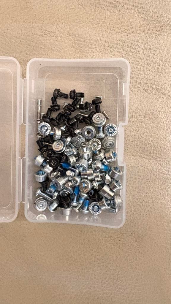 Kabels en schroefjes voor mac pro, Ophalen of Verzenden, Gebruikt