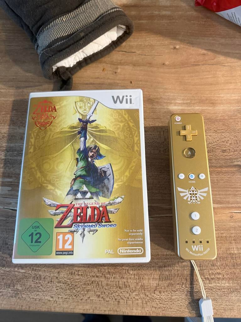 Legend of Zelda Skyward Sword 25th Edition met controller, Avontuur en Actie, Gebruikt, 1 speler, Ophalen of Verzenden