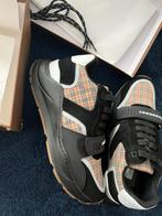 Burberry schoenen, Ophalen of Verzenden, Zo goed als nieuw, Zwart, Sneakers of Gympen