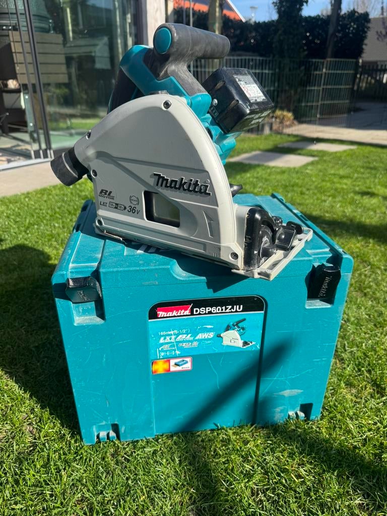 | Makita DSP601ZJU Invalcirkelzaag 165mm 36v | 2 geleiders |, Invalzaag, Ophalen of Verzenden, Zo goed als nieuw, 30 tot 70 mm