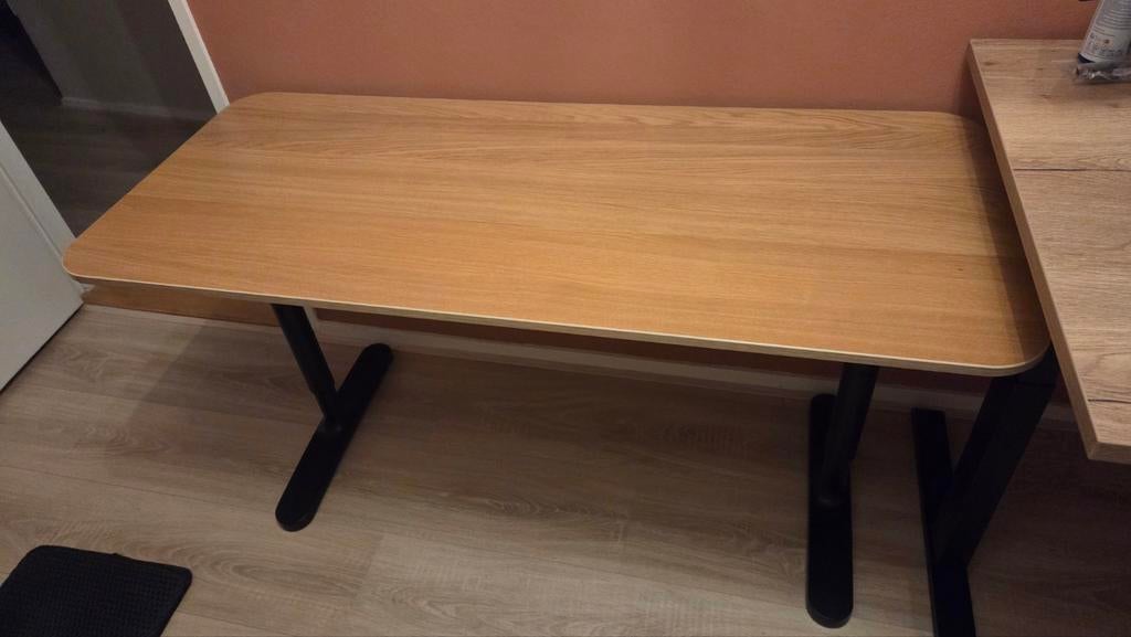 Ikea bekant bureau, Huis en Inrichting, Bureaus, Ophalen, Kabelgoot, Zo goed als nieuw, IKEA