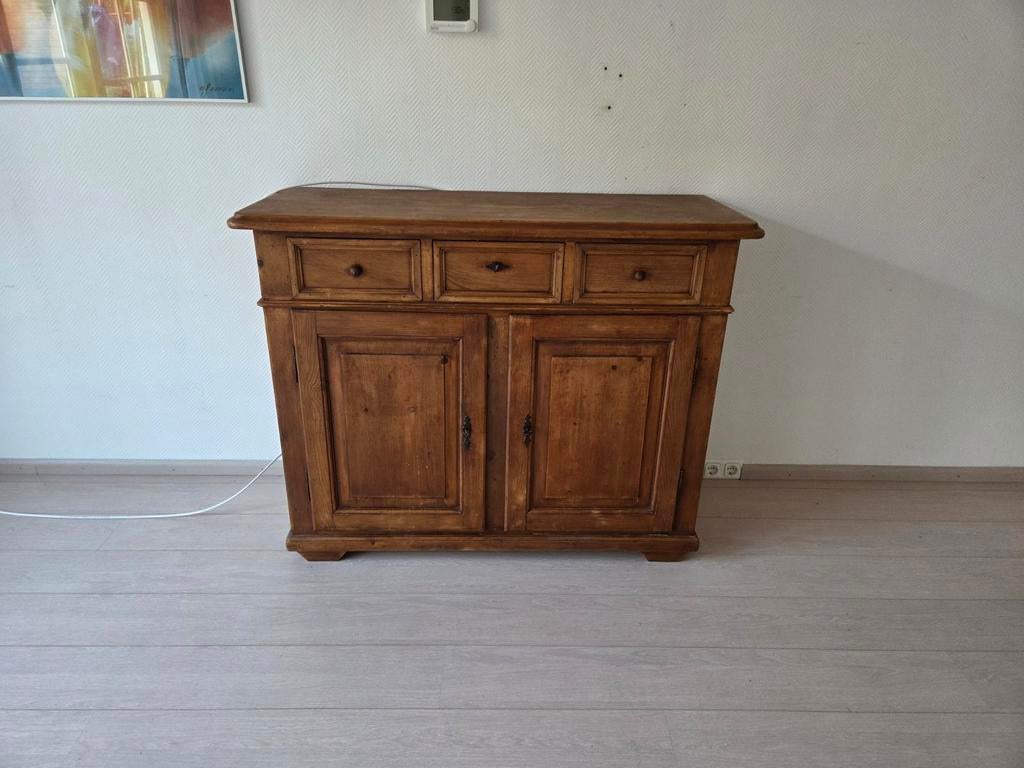 Antieke houten kast met lades en deuren, Ophalen