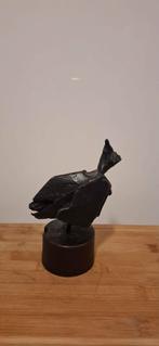 Bronzen vogel van kunstenaar G. Lataster - 15x10x6 cm, Minder dan 20 cm, Ophalen of Verzenden, Brons, Beeld