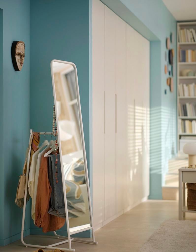Ikea Knapper staande spiegel met kledingrek 48x160 zgan, Minder dan 50 cm, Verzenden, Zo goed als nieuw, 150 tot 200 cm