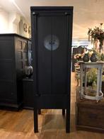 Hoge smalle Chinese kast zwart brons oud oosters kastje VdlM, Ophalen, Antiek zwart vintage legkast bruidskast voorraadkast Japandi